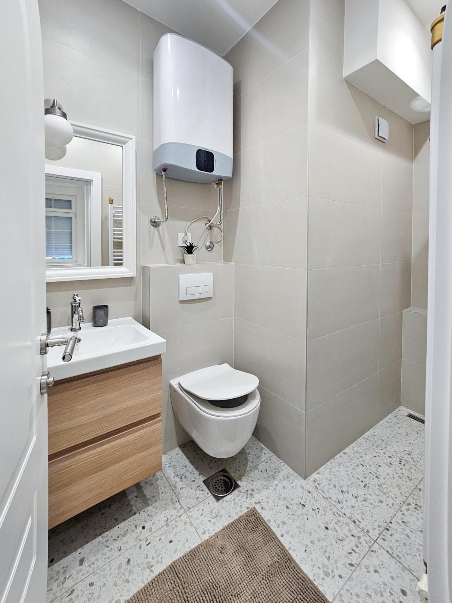 Easy Life Belgrado Exterior foto