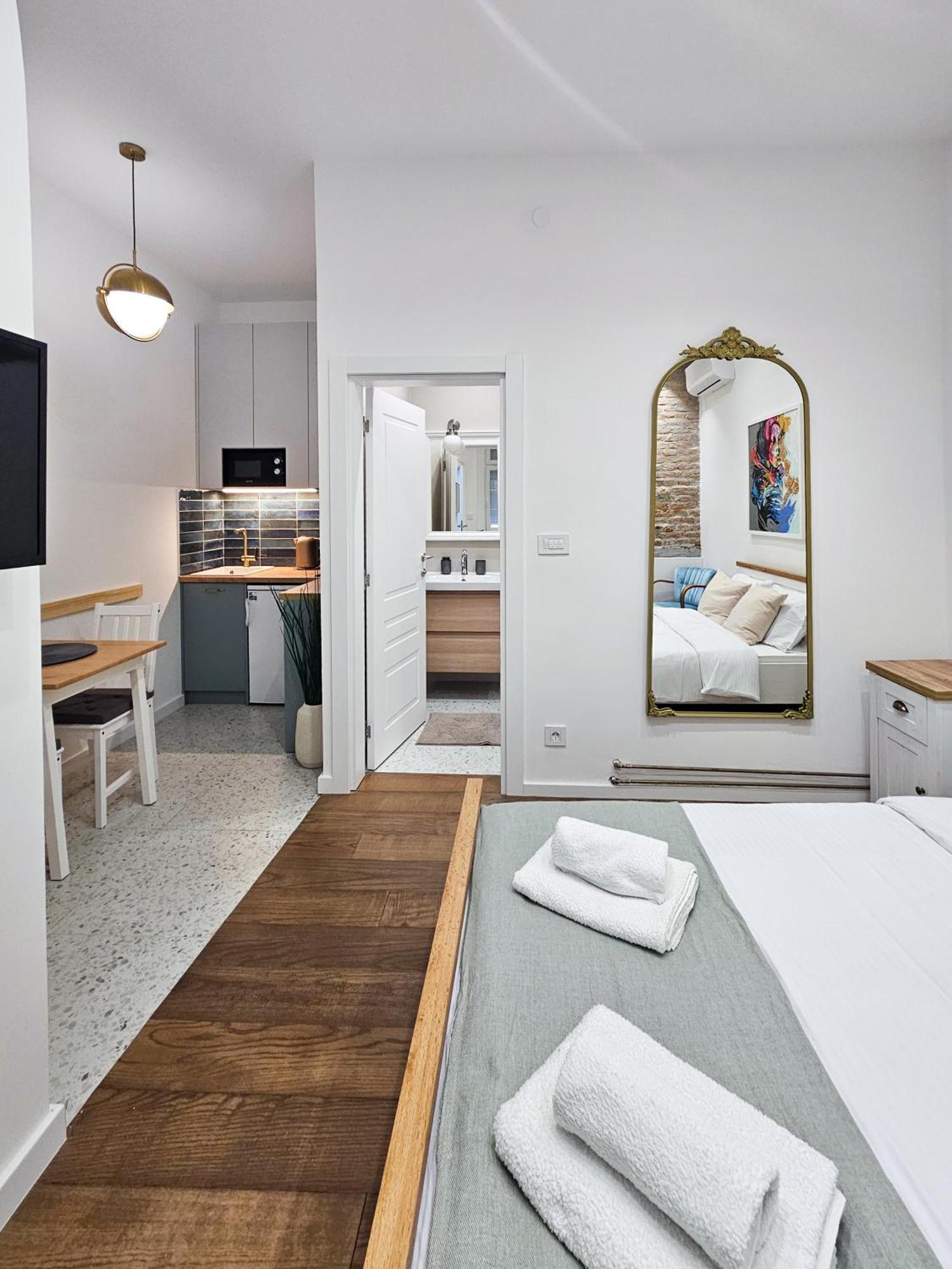 Easy Life Belgrado Exterior foto